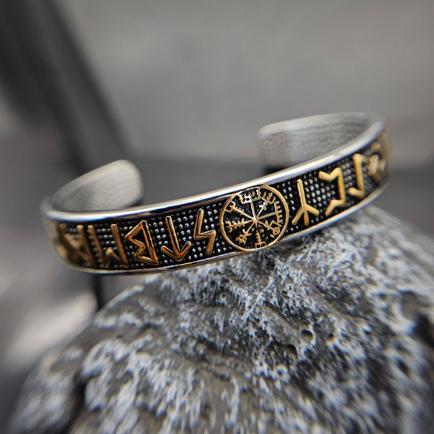 Steel Bracelet - Vintage Nordic Odin Rune Triangular Knot