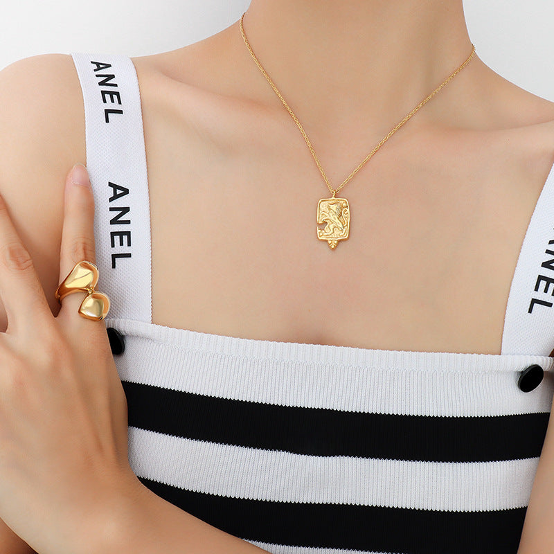 Lion Minimalist Titanium Steel Pendant Necklace with 18k Gold Plating - Fashionable Women's Jewelry