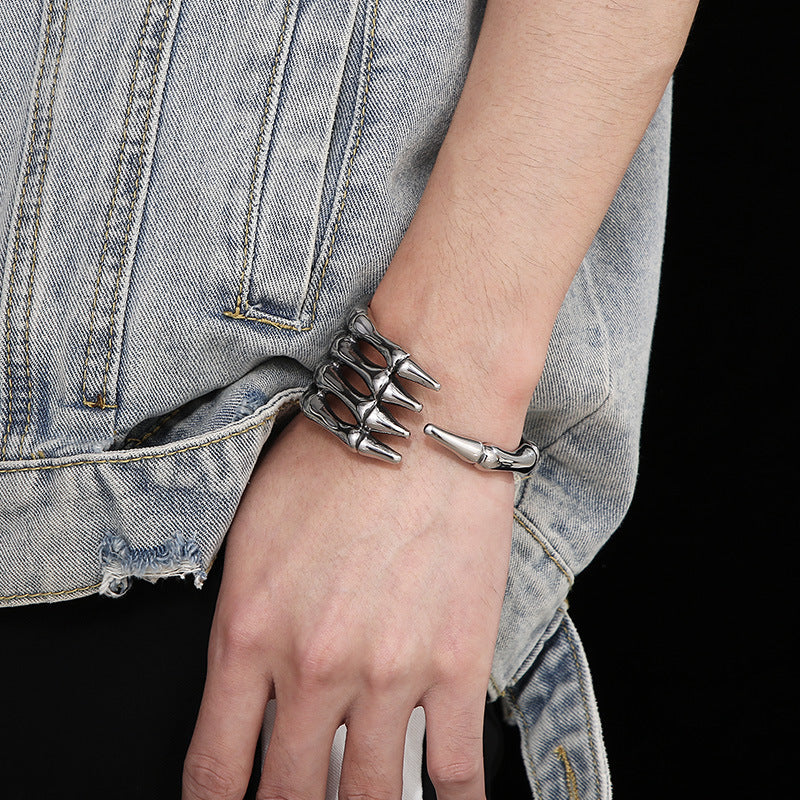 Dark Palm – & Old Titanium Steel Men's Skull Five-Claw Finger Bracelet