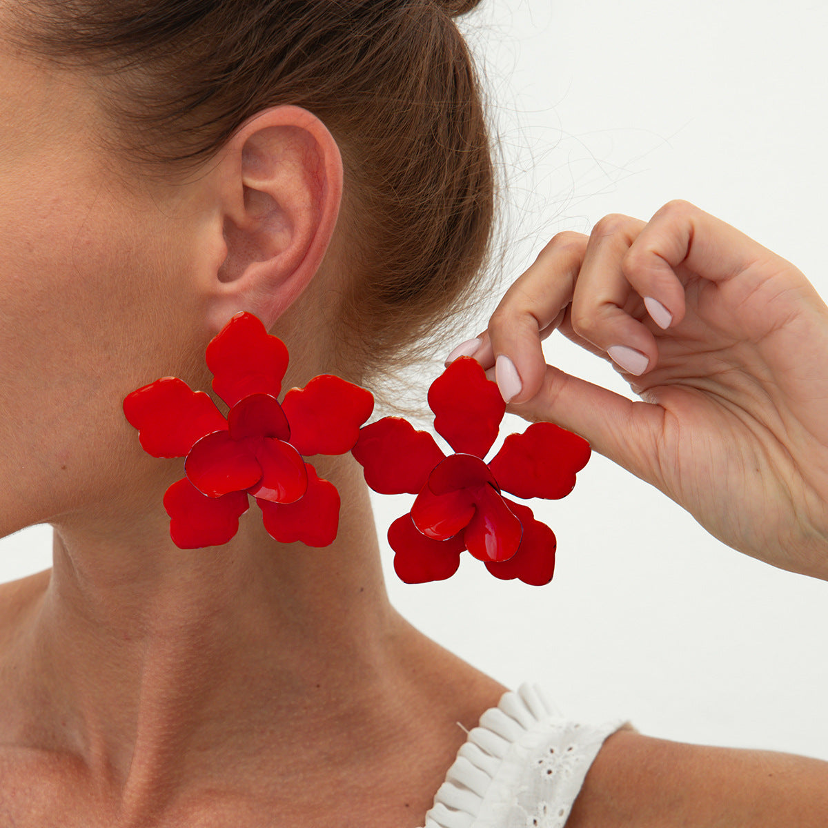 Planderful Vienna Verve Earrings – Exaggerated Flower Design for Vacation Style