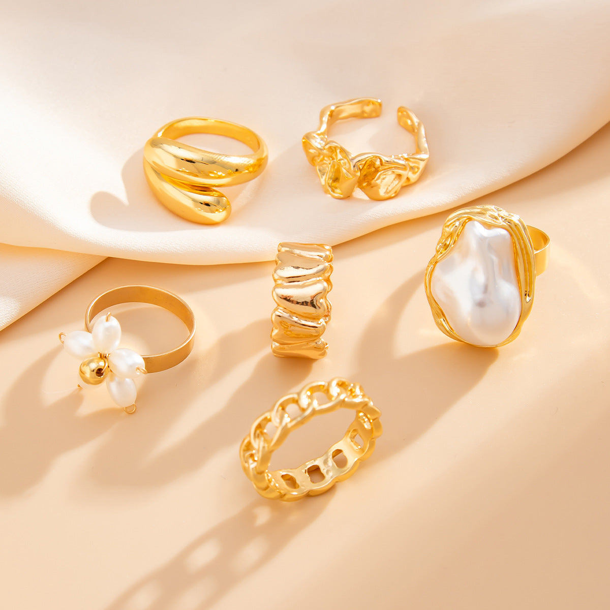 Planderful Vienna Verve Ring Set – Elegant Baroque Imitation Pearl Design