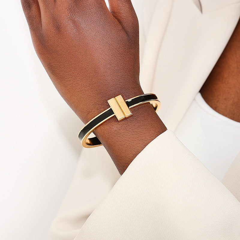 Planderful Vienna Verve Bracelet – Simple and Versatile Metal Design