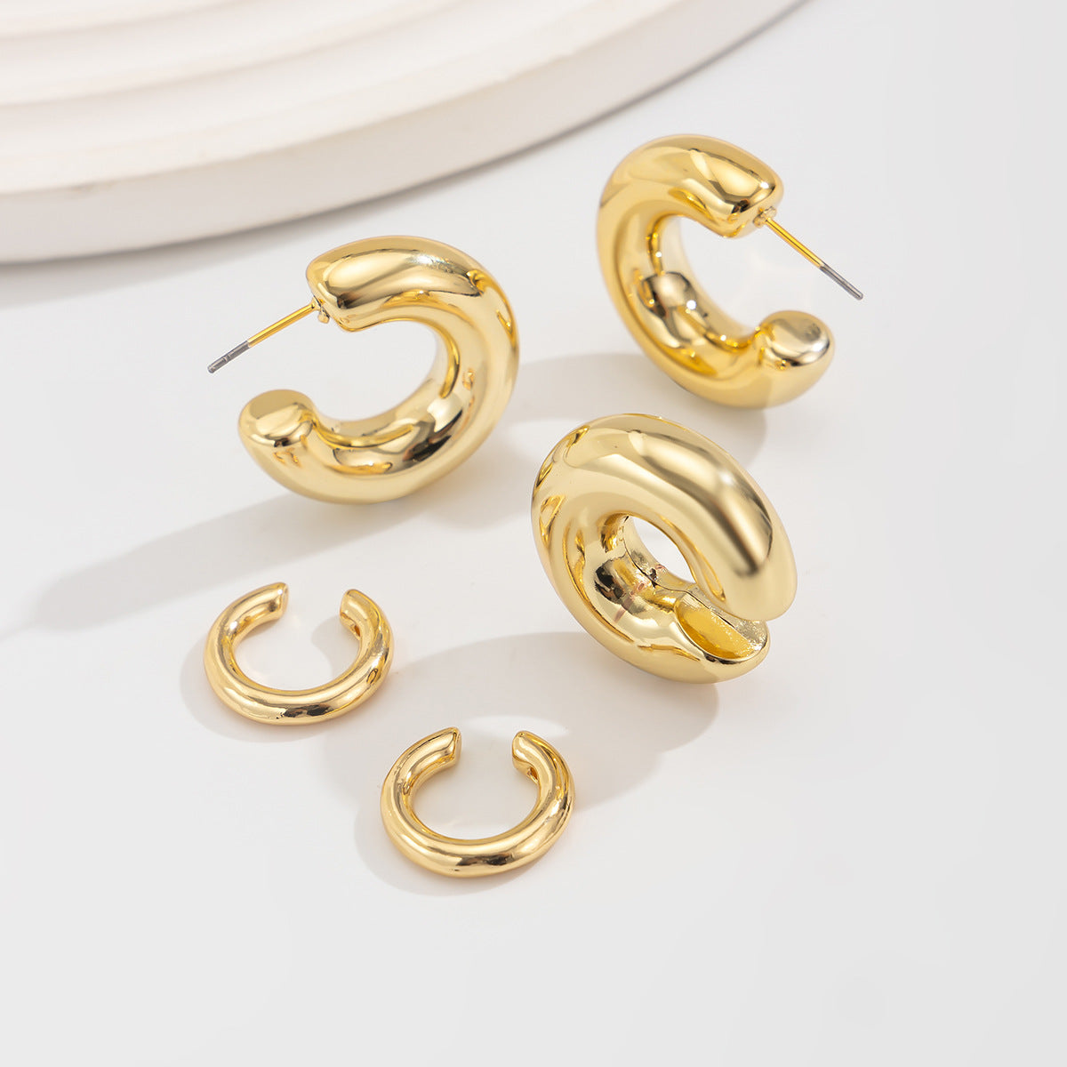 Planderful Vienna Verve Earrings – Elegant Hollow Design