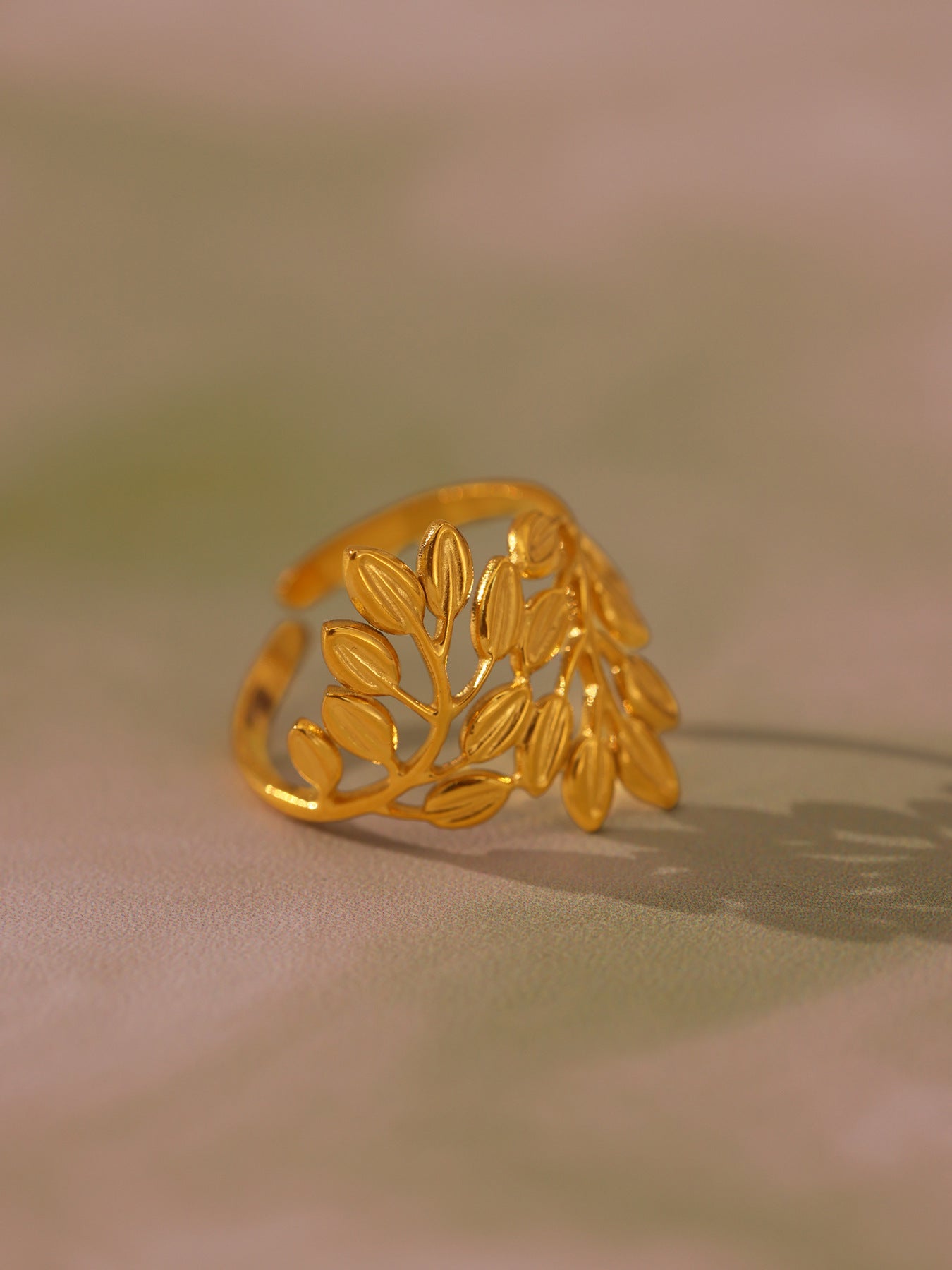 Planderful 18K Gold Plated Geometric Flower Ring For Women