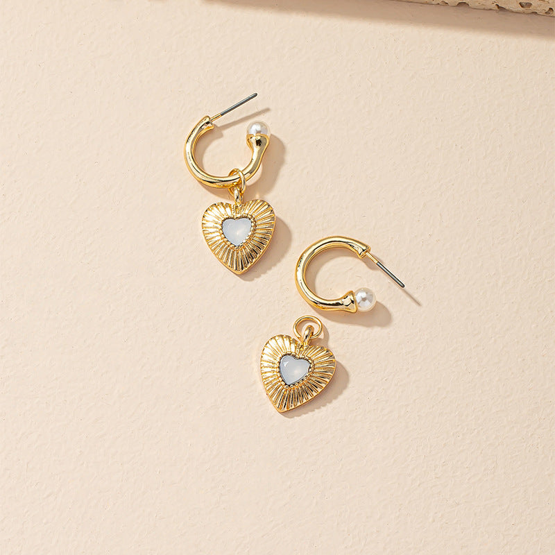 European American Style Metal Heart Pearl Earrings - Vienna Verve Collection