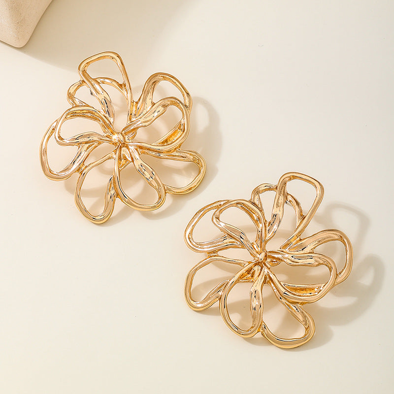 Planderful Vienna Verve Earrings – Unique Irregular Hollow Line Design