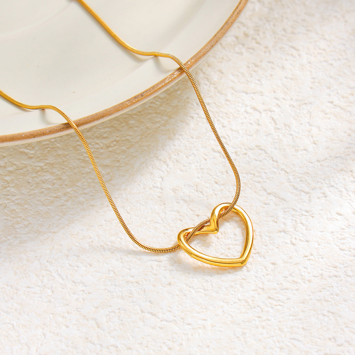 Stainless Steel Love Heart Pendant Collarbone Necklace Pvd Gold-Plated