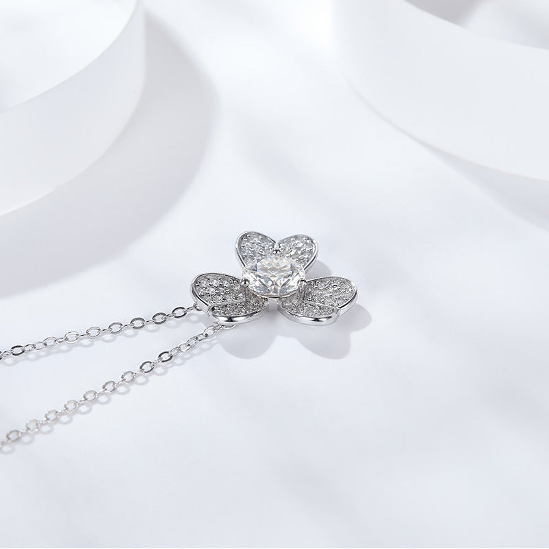 Planderful Moissanite Clover Pendant Necklace For Her 6.5mm Sterling Silver S925 Sparkling D/VVS/3EX 1.0 CT