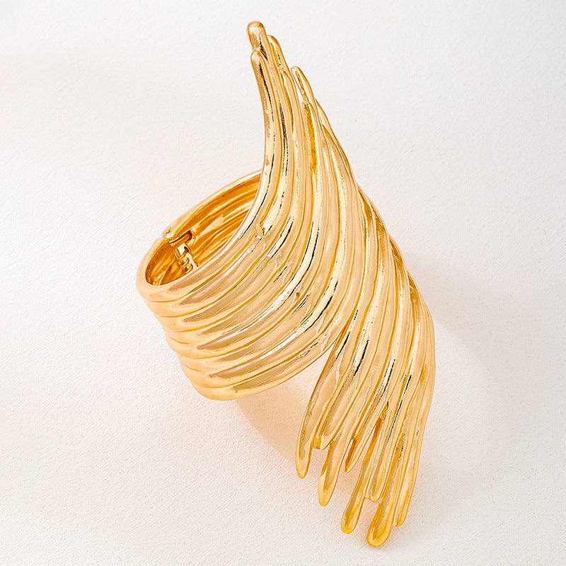 Planderful Vienna Verve Bracelet – Bold Heavy Metal Wing Design