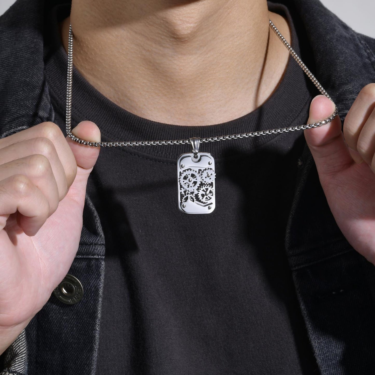 Stainless Steel Gear Pendant Titanium Steel Rotating Gear Necklace