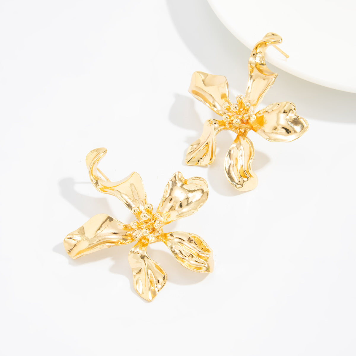 Planderful Vienna Verve 3D Metal Flower Stud Earrings For Women Premium Retro Statement Jewelry