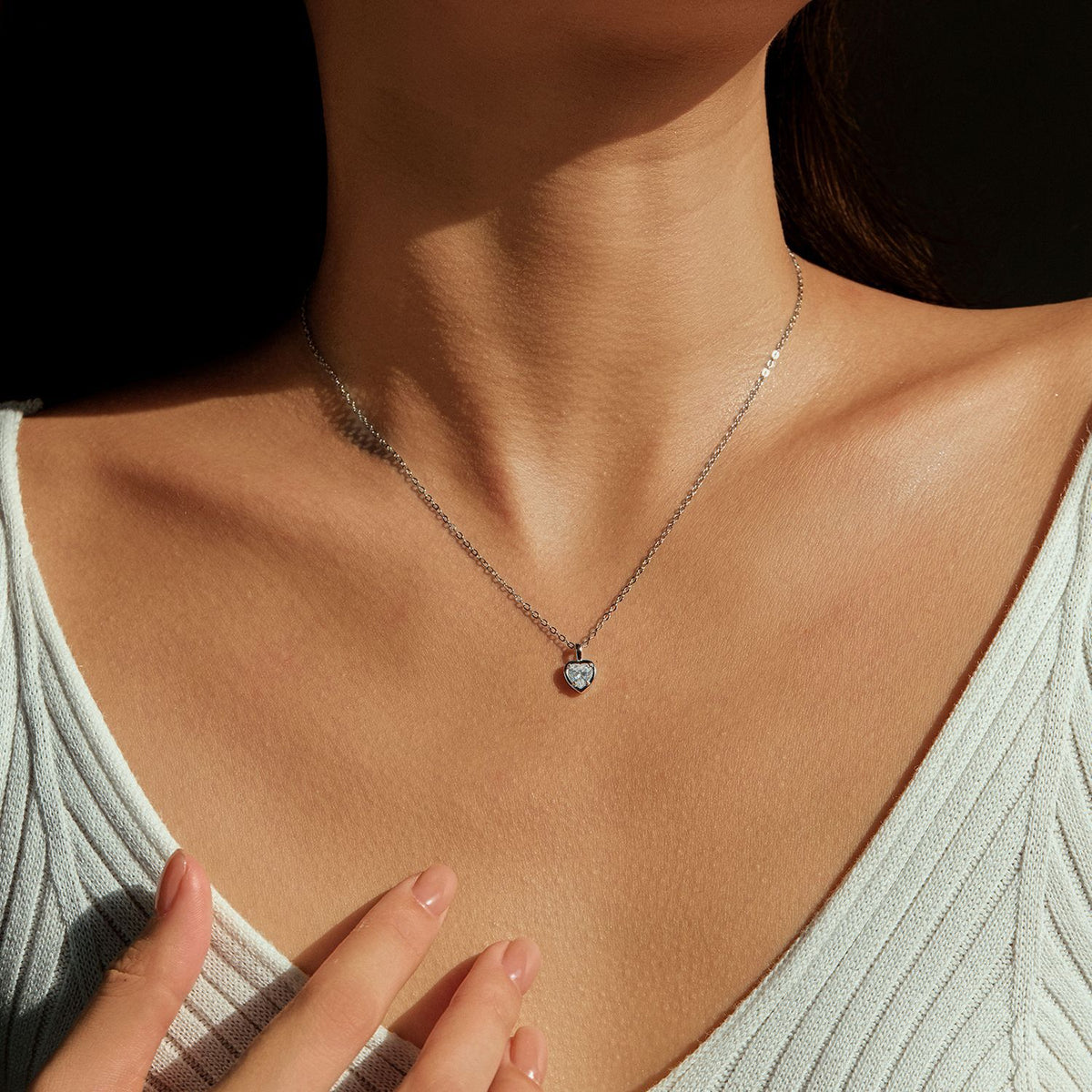 925 Sterling Silver Petite Heart Pendant Necklace