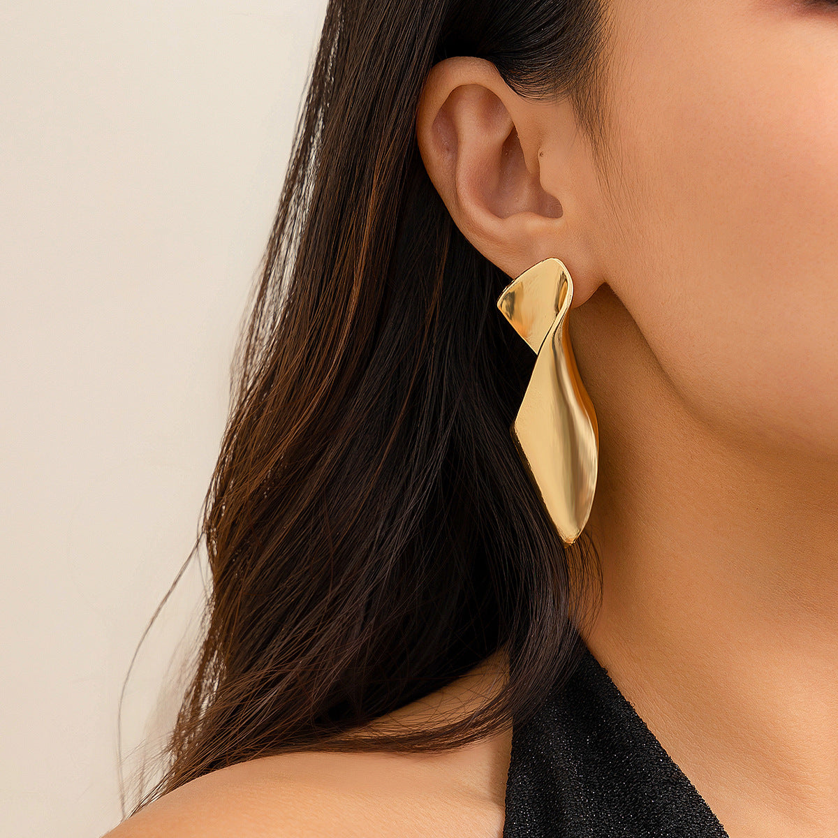 Planderful Vienna Verve Pleated Metal Folding Stud Earrings For Women Versatile Geometric Retro Statement