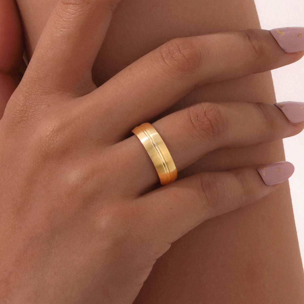 Stylish & – Women's Gold Grooved Stainless Steel Ring