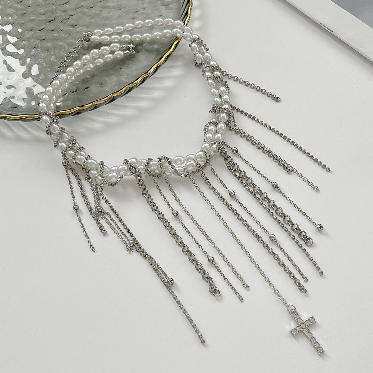 Planderful Vienna Verve Necklace – Elegant Imitation Pearl Design