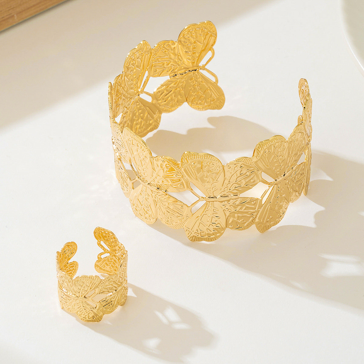 Planderful Vienna Verve Jewelry Set – Fashionable Adjustable Butterfly Design