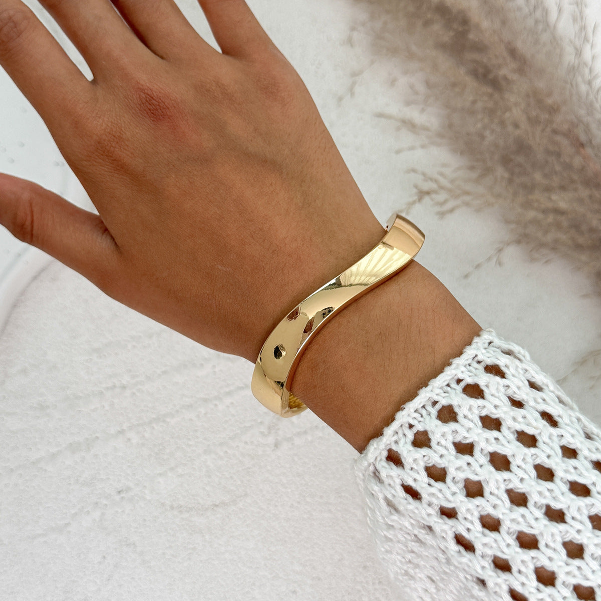 Planderful Vienna Verve Opening Statement Bracelet For Women Geometric Heavy Industry Jewelry