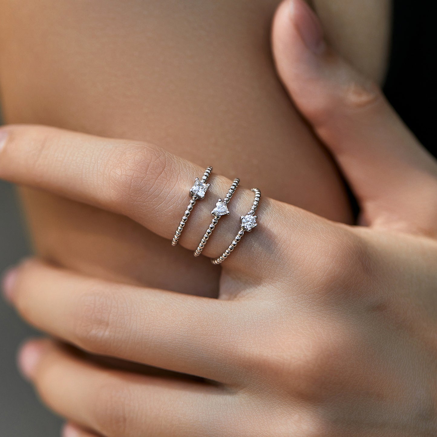 Planderful Moissanite Sparkling Ring – Elegant Geometric Design with Moissanite Beads