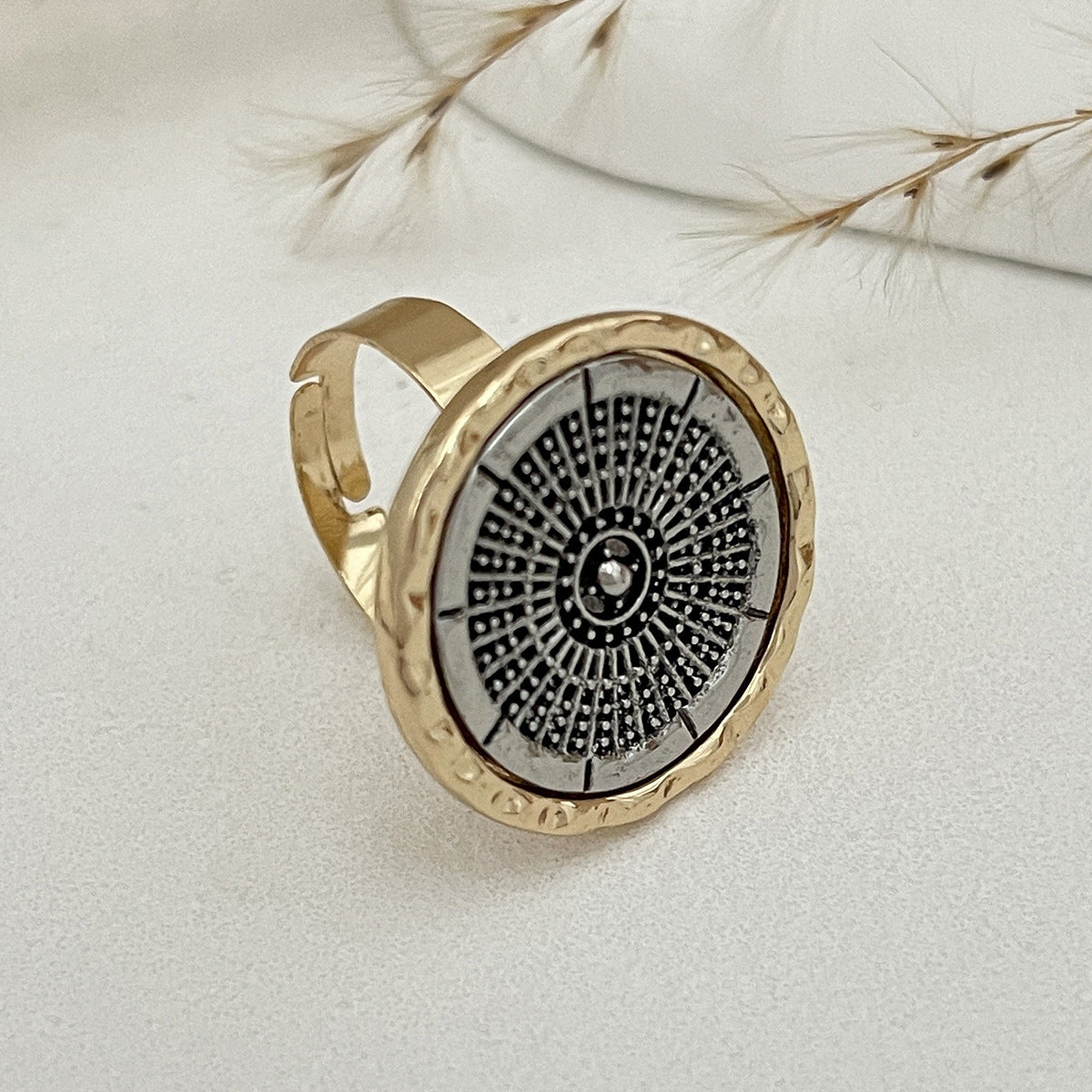 Planderful Vienna Verve Ring – Retro Geometric Design with Adjustable Fit