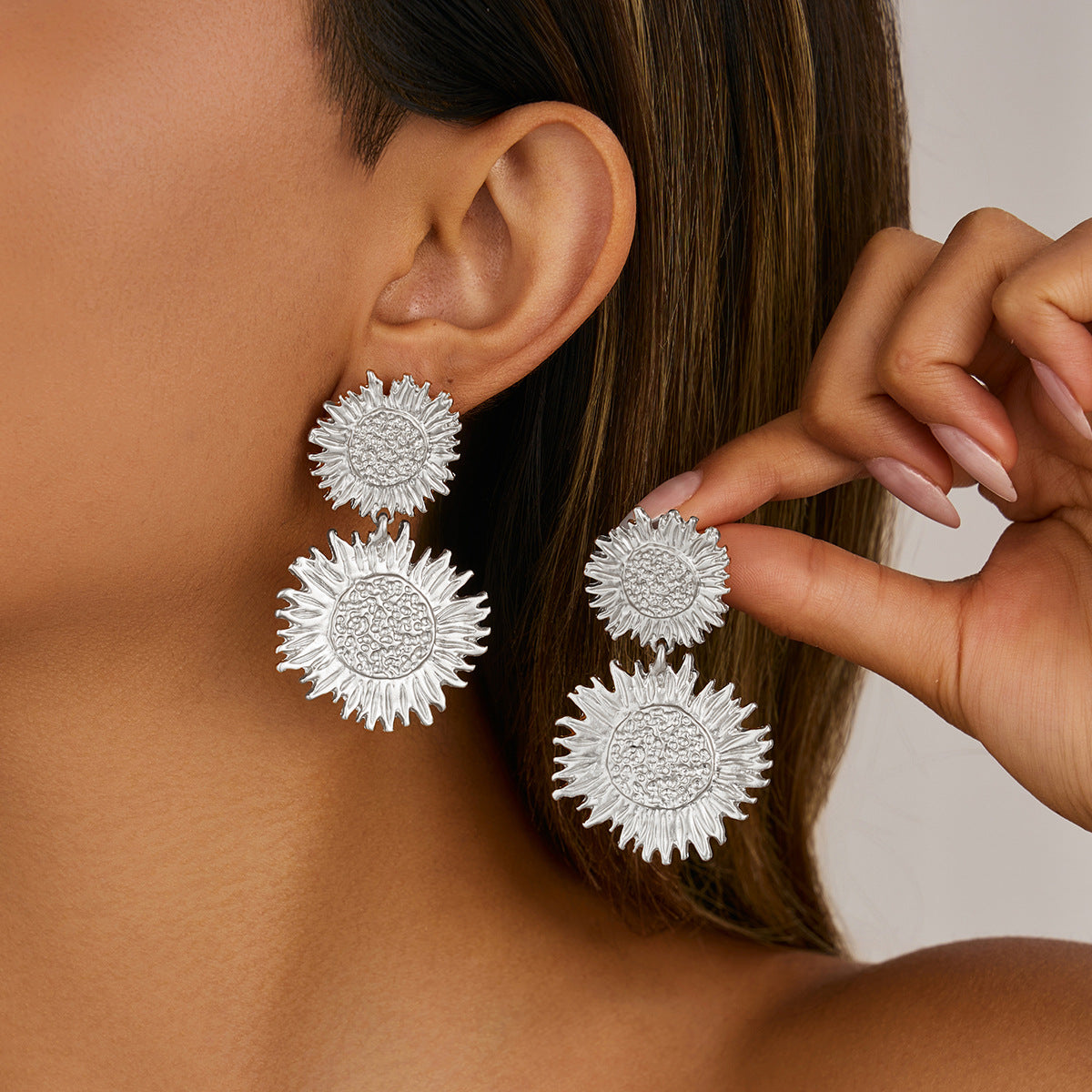 Planderful Vienna Verve Three Dimensional Sunflower Pendant Stud Earrings For Women Statement Retro Liquid Style