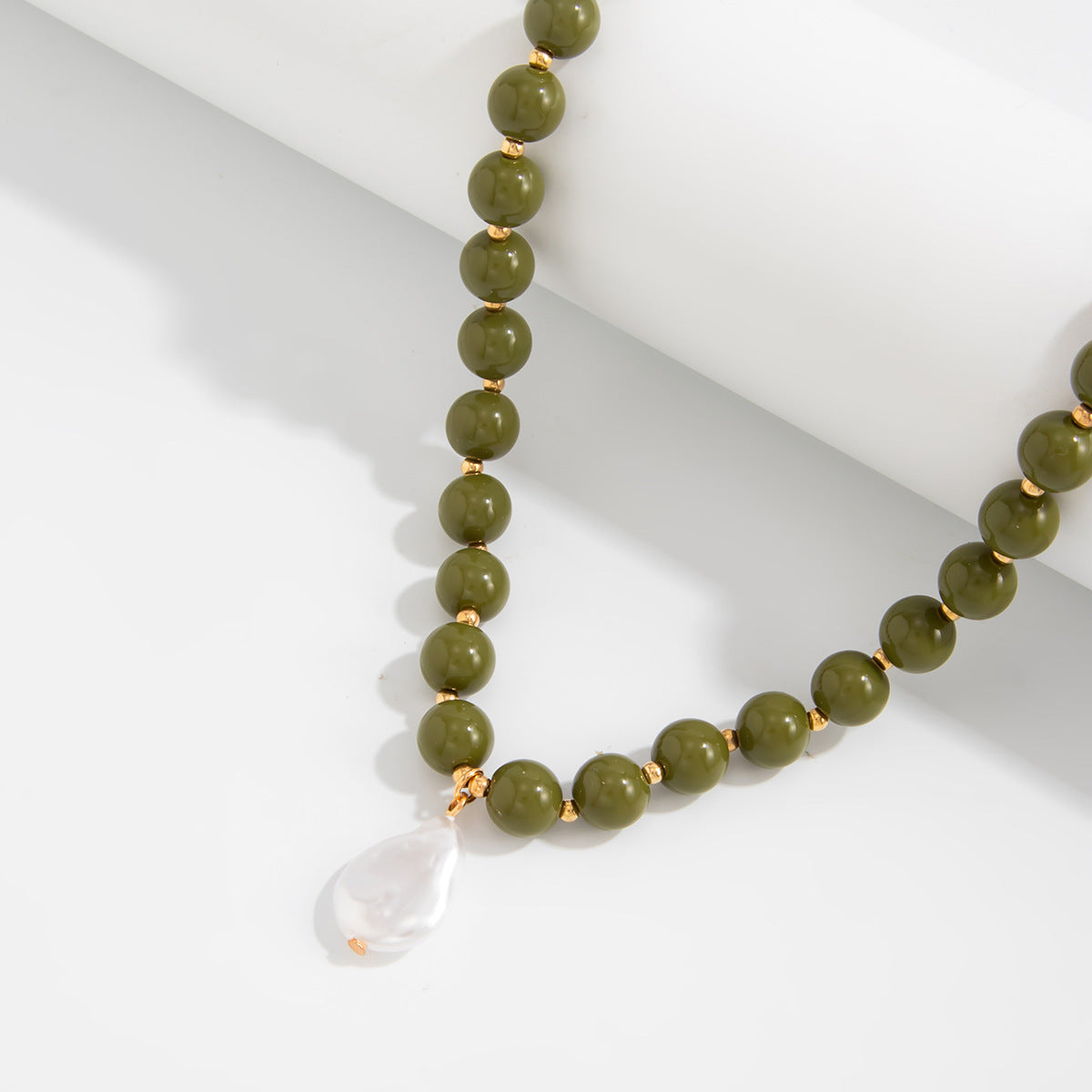 Colored Round Beads Pearl Necklace Dopamine Beaded Holiday Wind Necklace