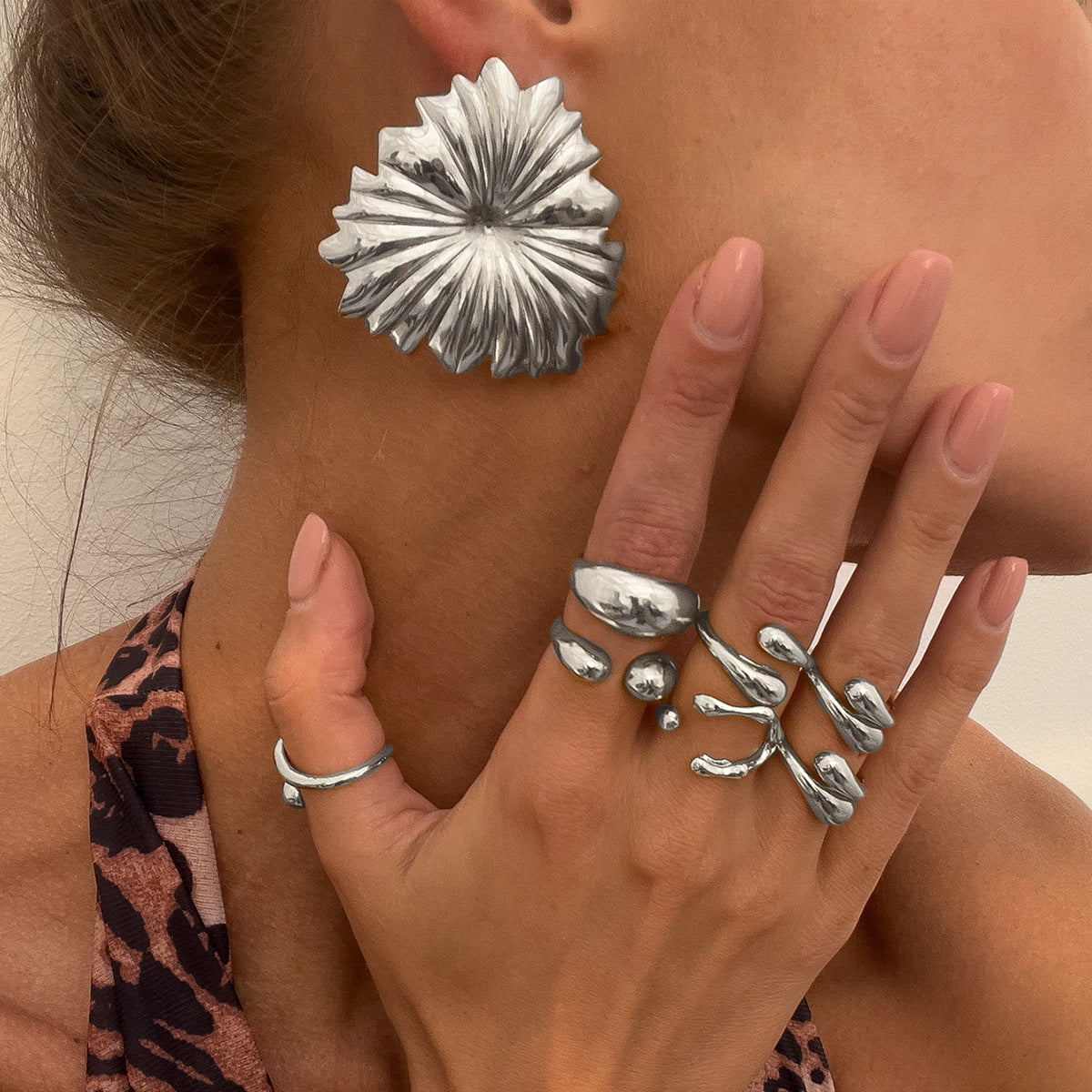 Planderful Vienna Verve Earrings Set – Elegant Water Droplet Design