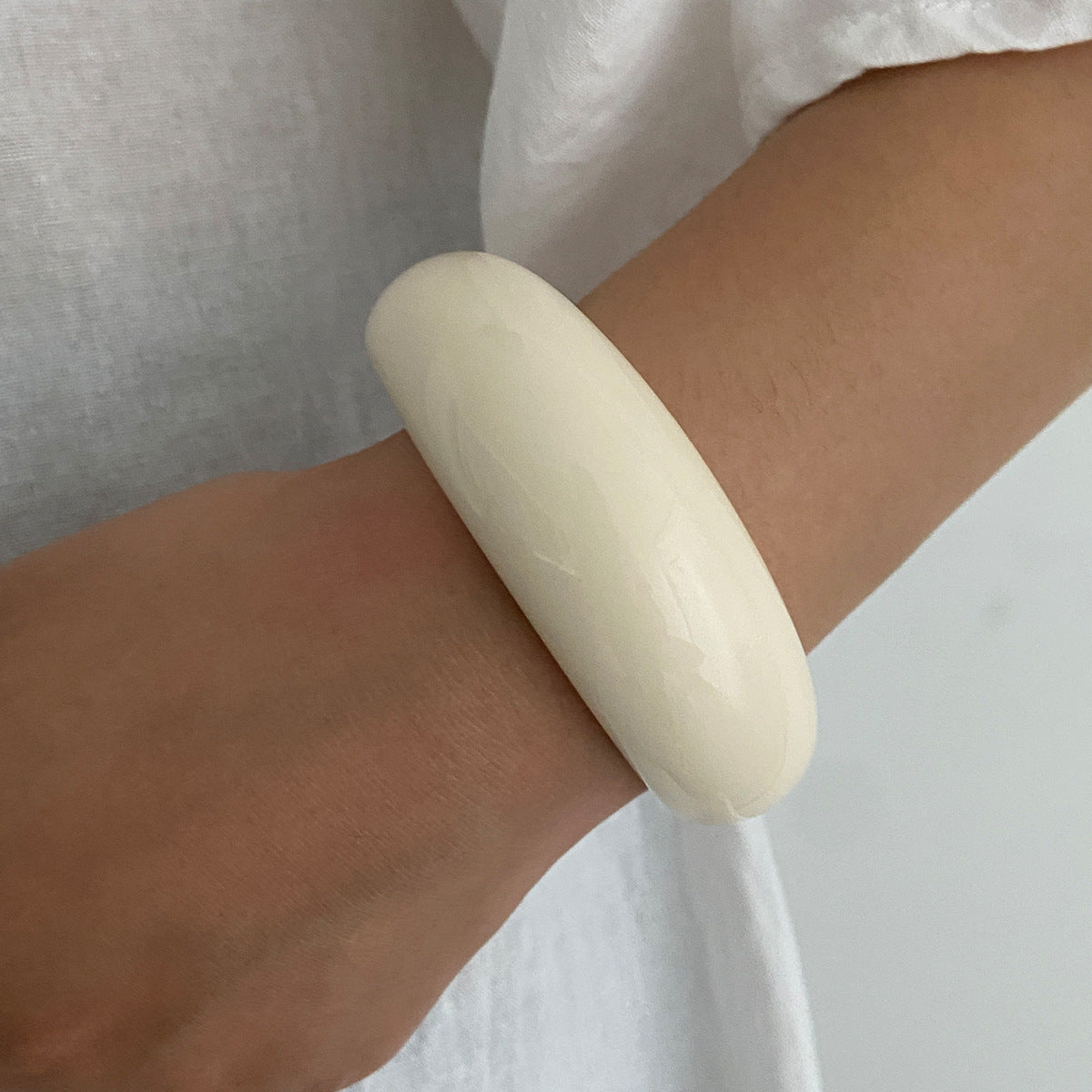 Planderful Vienna Verve Metal Dopamine Wide C Shaped Bracelet Glossy Finish Statement For Women