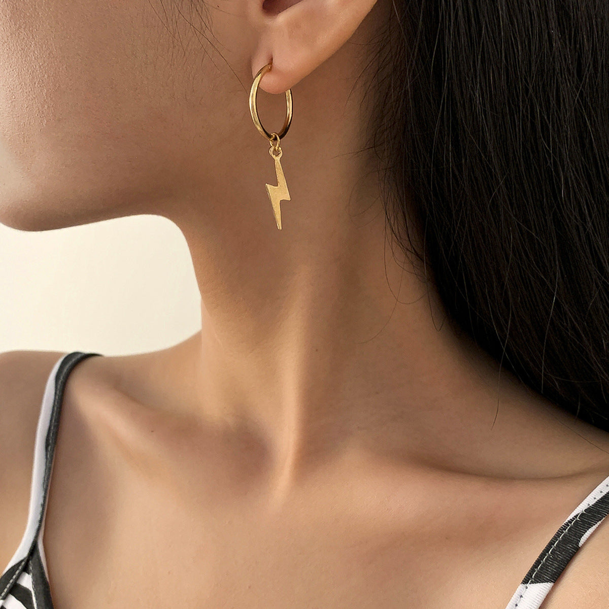 European and American Fashion Jewelry Set with Geometric Earrings and Lightning Pendant