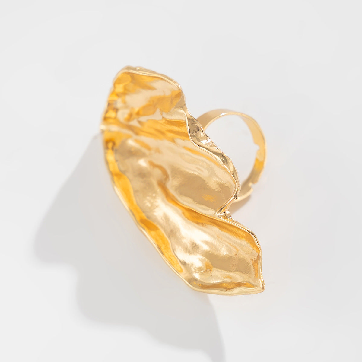 Planderful Vienna Verve Ring – Irregular Winding Design with Imitation Pearl