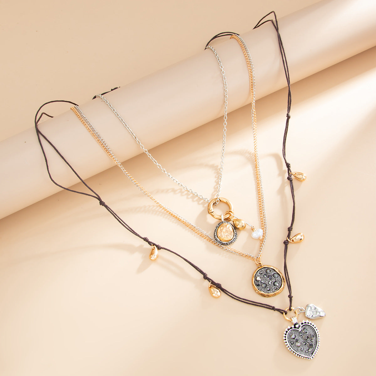 Stacked With Retro Love-Shaped Slightly Inlaid Zircon Necklace Western Wind Old Water