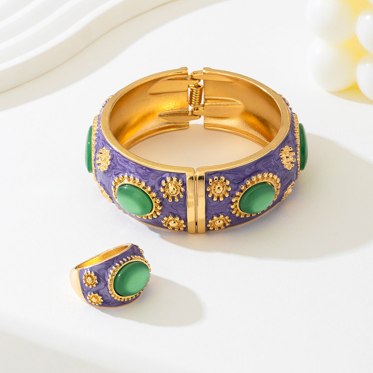 Planderful Vienna Verve Jewelry Set – Fashionable Retro Metal Design