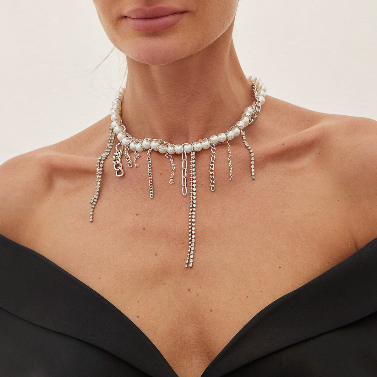 Planderful Vienna Verve Necklace – Elegant Imitation Pearl Design