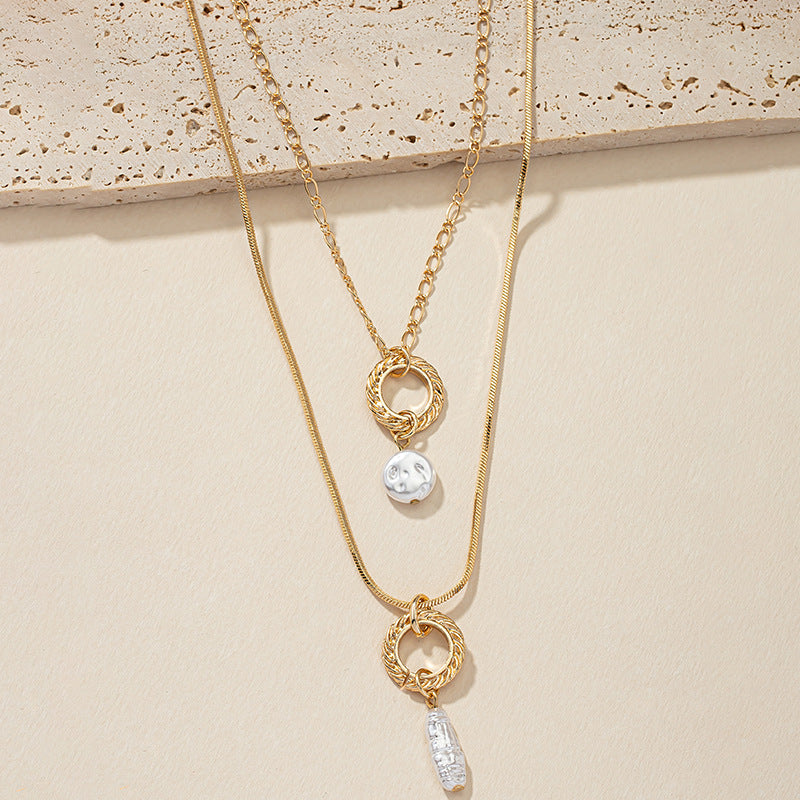 Elegant Double-Layer Pearl Pendant Necklace with Metal Collarbone Chain