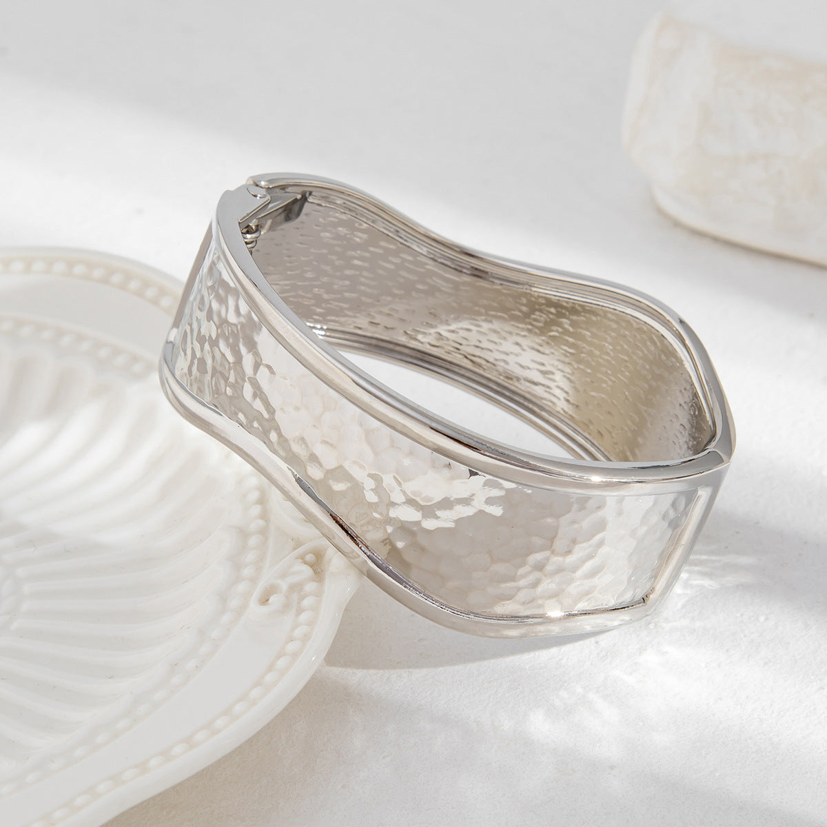 Planderful Vienna Verve Bracelet – Creative Knock Pattern Design