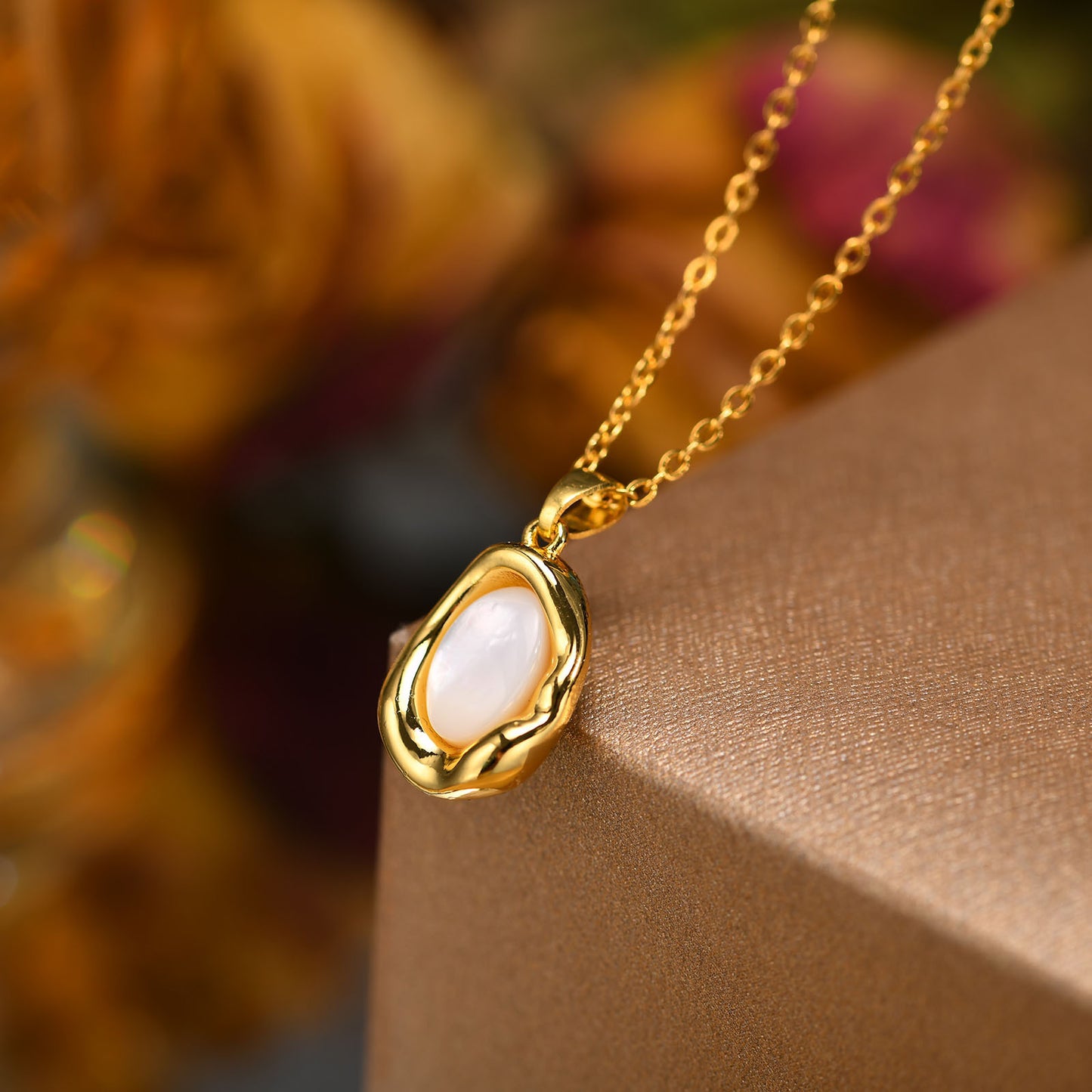 Women's Jewelry Shell Irregular Pendant Necklace 18K Gold