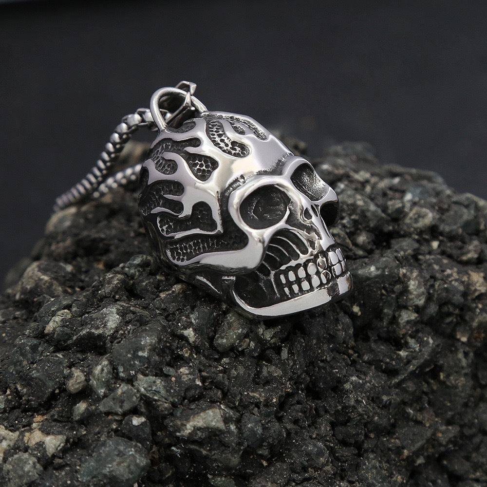 1. Planderful Skull Pendant Necklace For Men Titanium Steel Hip Hop Retro Style Gift