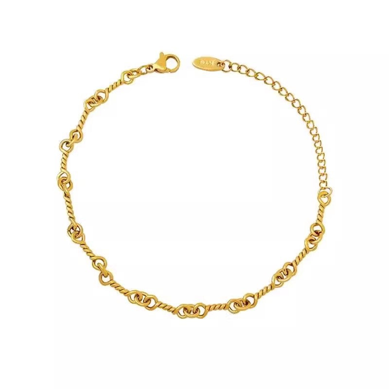 Planderful Jewelry Interlocking Bracelet Gold Plated Titanium Steel Luxury Design For Everyday Glamour