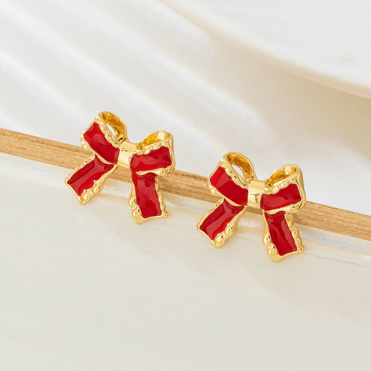 Planderful Vienna Verve Earrings – Irregular Bow Design for Stylish Summer Commuting