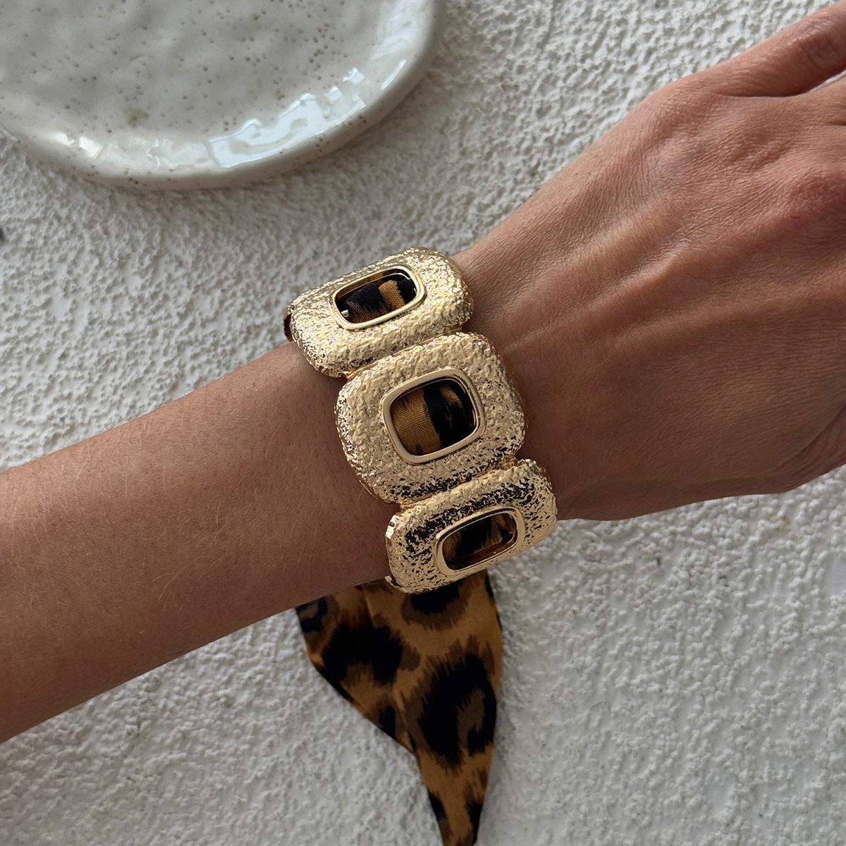 Planderful Silk Scarf Opening Bracelet Vintage Retro Gold Tone For Women Starfish Flower Engraved