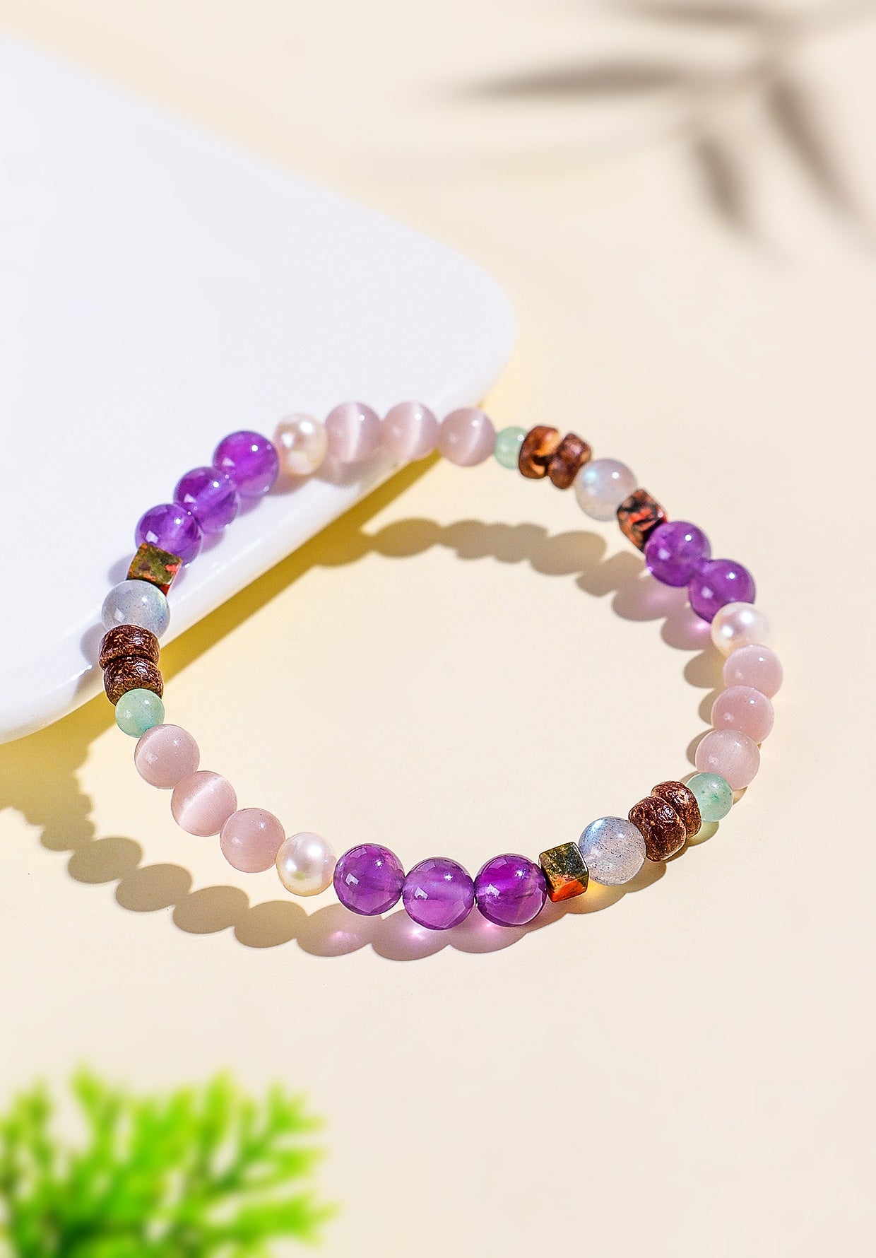 Planderful Fortune's Favor Bracelet – Elegant Freshwater Pearl and Amethyst Design
