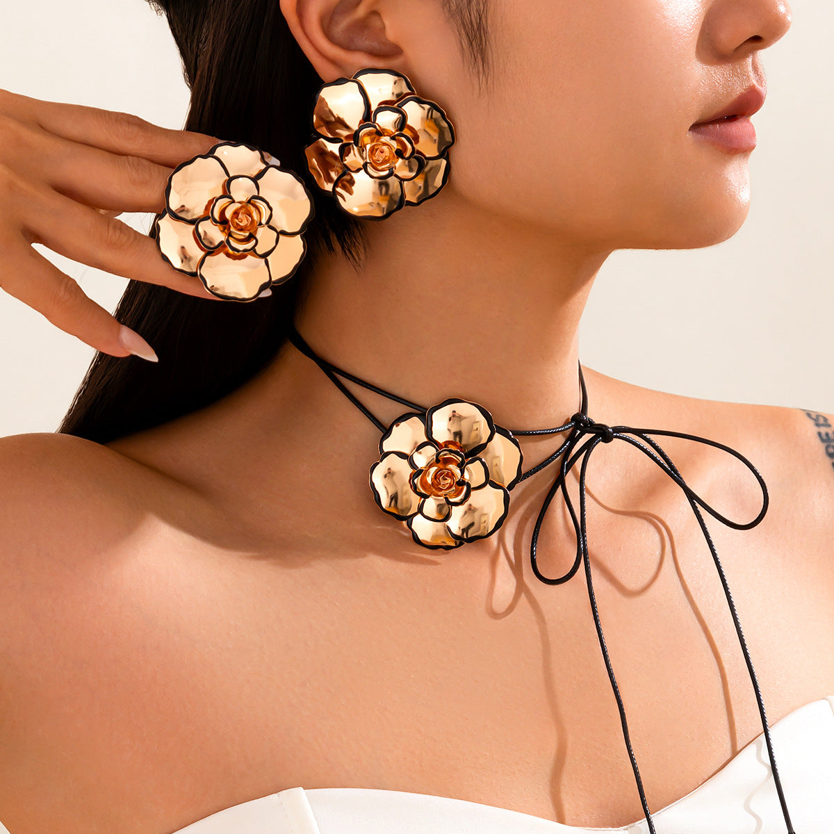 Planderful Vienna Verve Jewelry Set – Personalized Metal Flower Design
