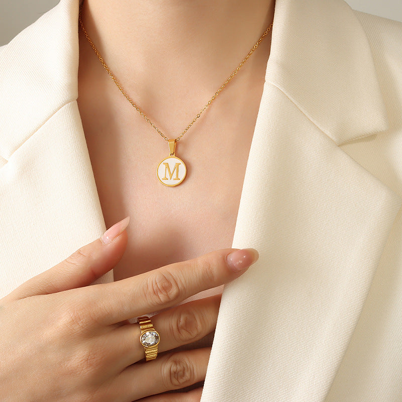 Stylish White Sea Shell Round Necklace with Metal Chain