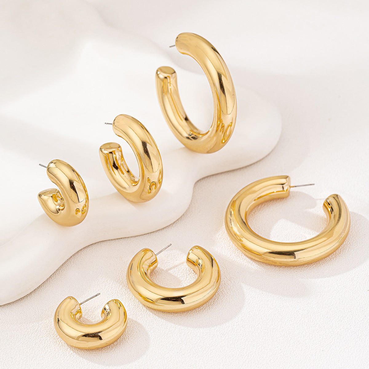 Planderful Vienna Verve Earrings Set – Stylish Retro C-Shaped Design