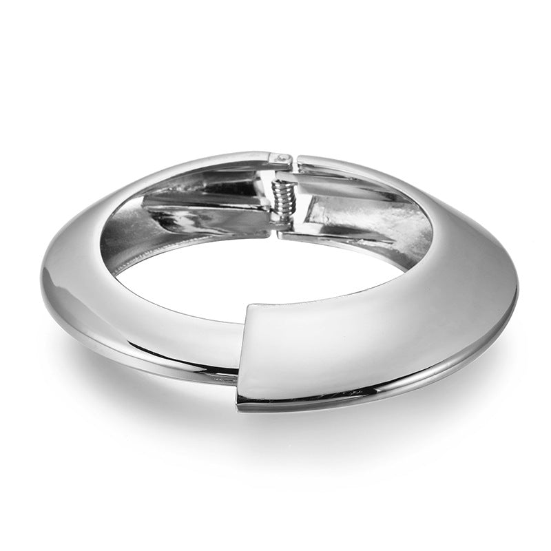 Exaggerated Wind Style Zinc Alloy Bracelet TBA Gram Vienna Verve Collection.