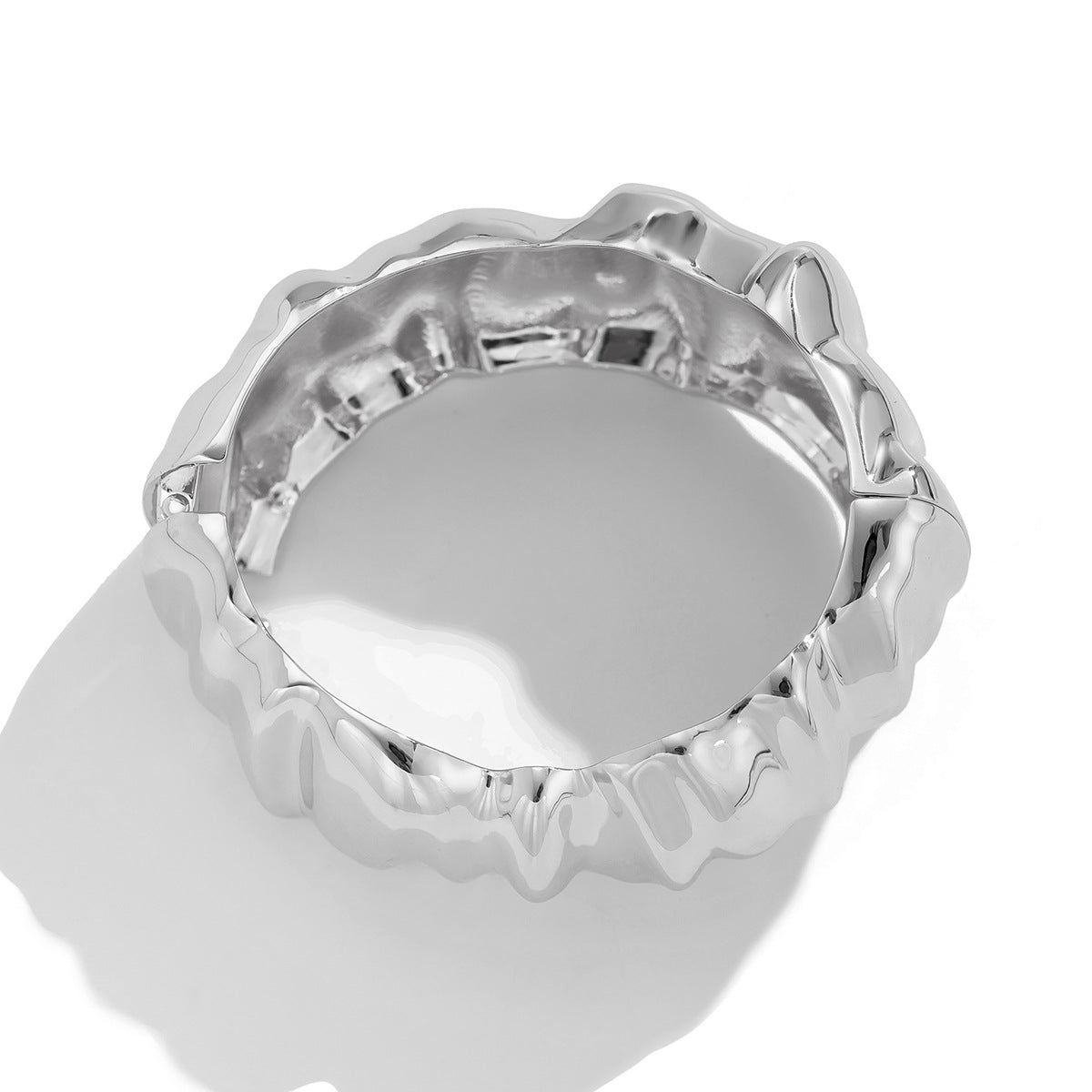 Heavy Industry Scenery Surface Bracelet Retro Metal Hug Bracelet