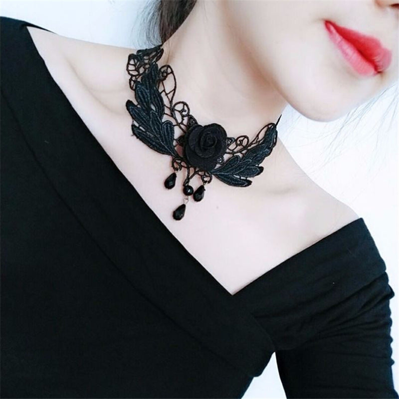 Retro Lace Necklace with European Style Touch - Wholesale Dropshipping Opportunity