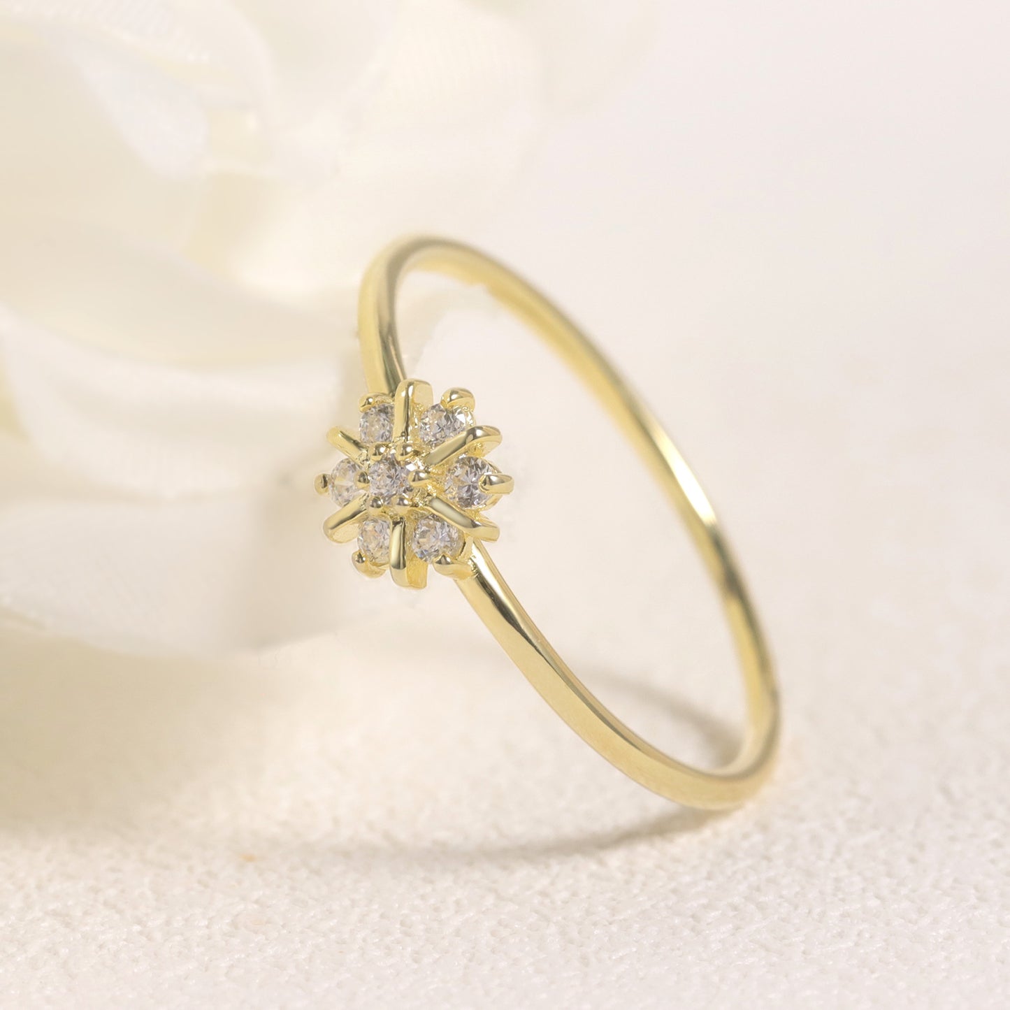 Autumn And Winter New Snowflake Ring S925 Sterling Silver Moissanite Women's Golden Dawn Series