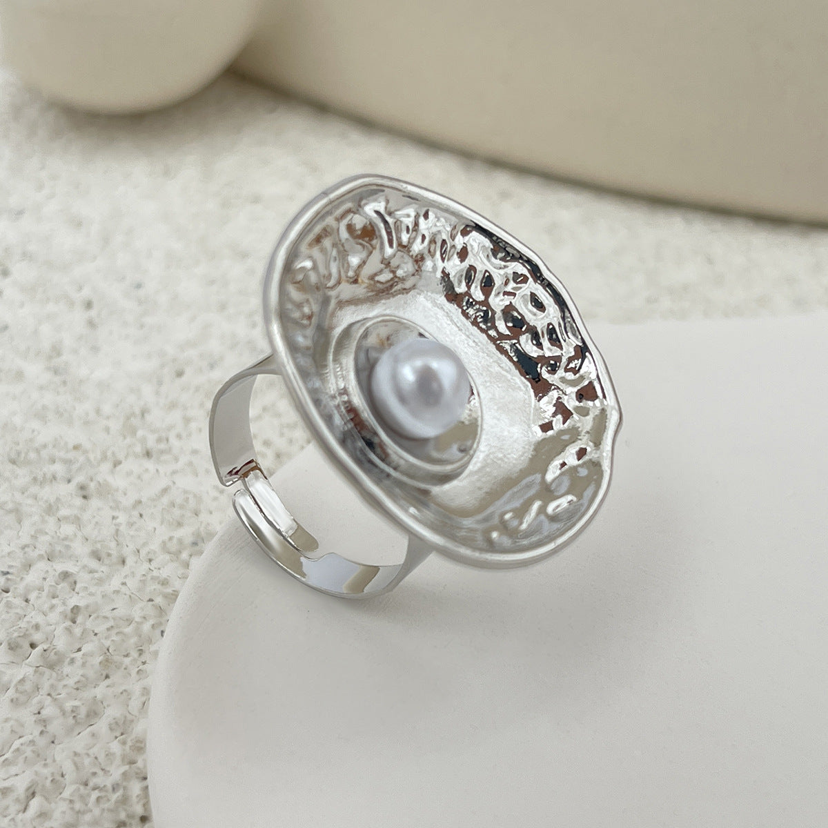 Planderful Vienna Verve Ring – Exaggerated Metal Flower Design with Imitation Pearl