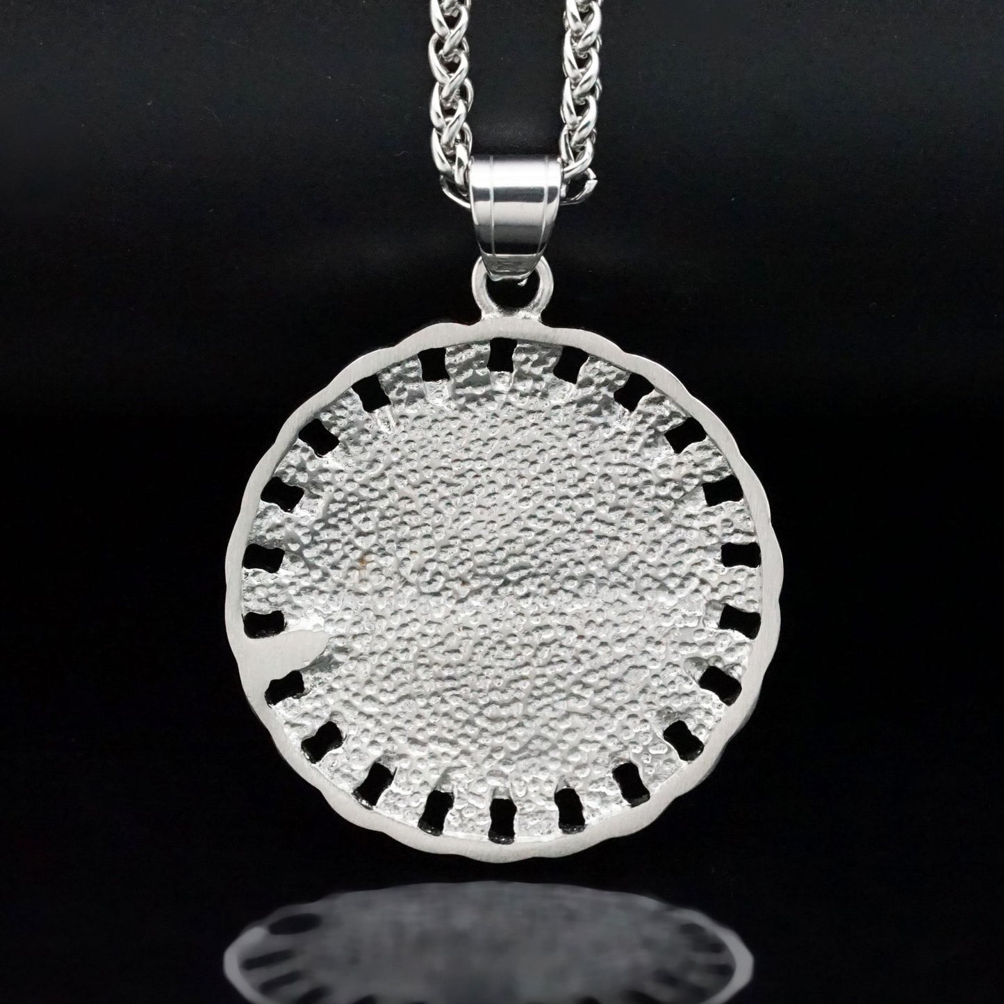 Planderful Last Supper Pendant Necklace Stainless Steel Gold Plated Zircon for Unisex Timeless Iconic Protection