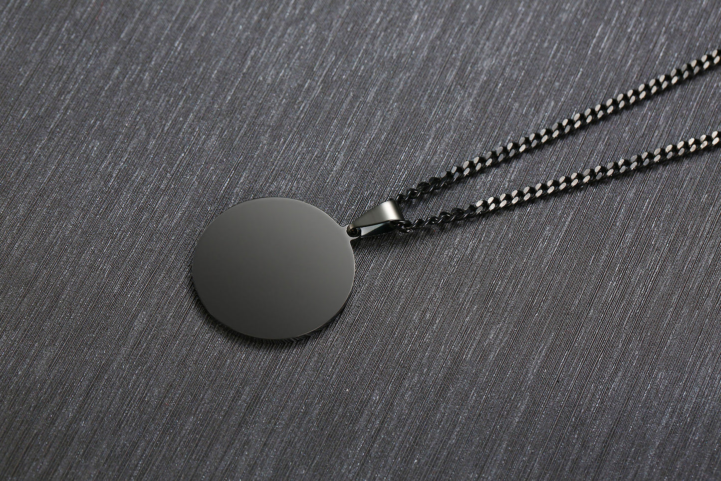 Stainless Steel Bare Body Round Card Pendant Black Men's Necklace